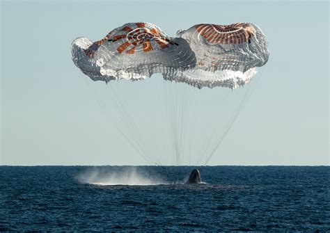 Nasas Spacex Crew 4 Splashdown Nhq202210140016 The Spac… Flickr