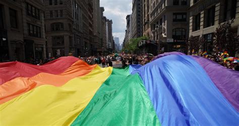 New York Pride Huge Lgbt Parade Marks 50 Years Since Stonewall Pinknews