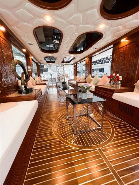 Virgo Ft Standard Yacht Rent In Dubai Gold S Yacht