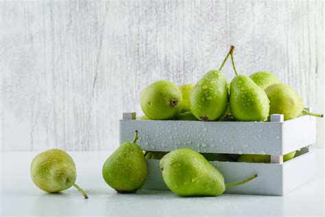 Health Benefits And Uses Of Pears Nature Friendz