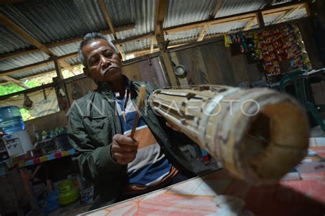 dinosaur talempong musical instrument antara foto