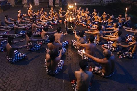 Tuliskan Dua Contoh Pembangunan Sosial Budaya Dalam Aspek Adat Istiadat