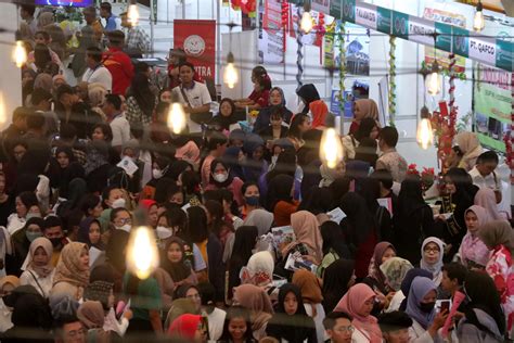 Ribuan Warga Ponorogo Cari Pekerjaan Di Job Fair Sekjen Kemenaker