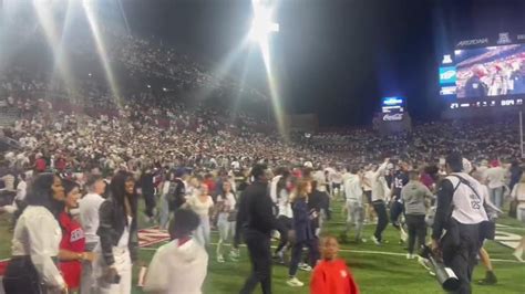 Video Fans Rush Field After Arizona Football Defeats No 20 Ucla 27