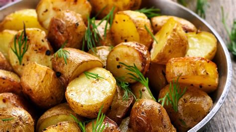 Papas Al Horno Crocantes Con Romero La Receta Para Que Te Salgan Perfectas