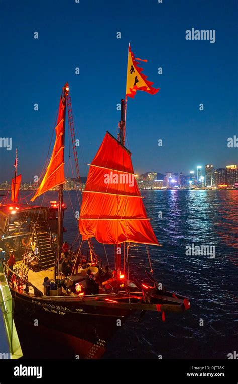 HONG KONG JANUARY 25 2016 The Red Sails Of Aqua Luna At Twilight