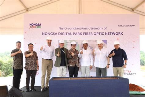 Foto Nongsa Digital Park Tanam Fiber Optik Network Senilai Juta