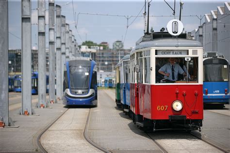 Zabytkowe Tramwaje Z Warszawy I Poznania Na Krakowskiej Linii Muzealnej