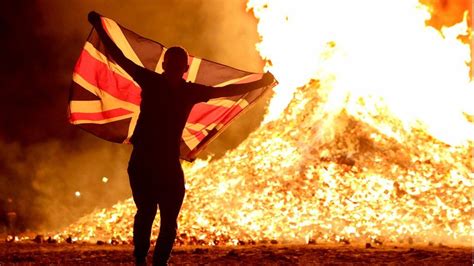 The Twelfth Why Are Bonfires Lit In Northern Ireland Bbc News