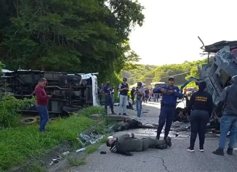 Fuerte Accidente De Tr Nsito En La Autopista Ocumare Charallave Deja