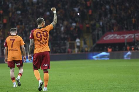 Galatasaraylıların beklediği haber geldi Fransızlar Icardi transferini