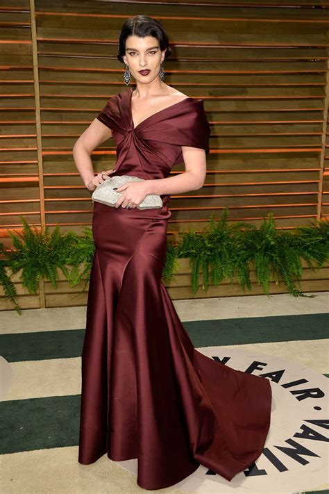 La Fiesta Post Oscar De Vanity Fair 2014 Moda Vestidos Color Vino