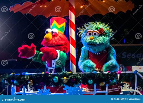 Elmo and Rosita in Sesame Street Christmas Parade at Seaworld 4 ...