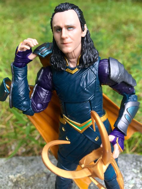 Thor Ragnarok Marvel Legends Loki 6" Figure Review & Photos - Marvel ...