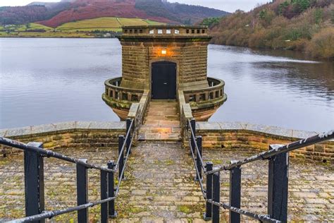 Ladybower Reservoir Walk: The Best Route With Epic Views