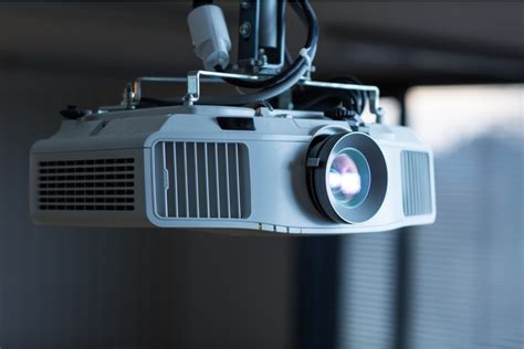 What Is DLP Projector? Features, Uses & Advantages-BestCheck