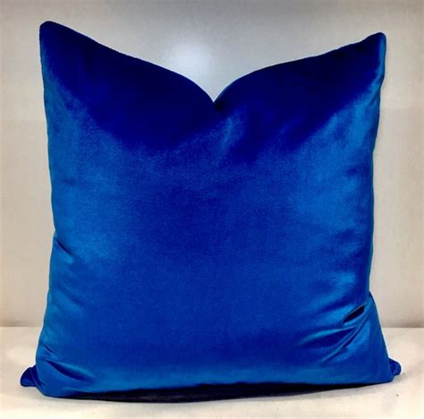 Top 90 Pictures Throw Pillows For Blue Velvet Couch Latest