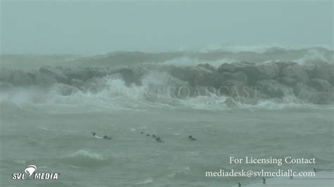 Whiting Indiana Lakeshore Flooding 16ft Waves 01112020 Youtube