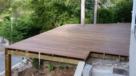 Terrasse Bois Sur Pilotis Terrain En Pente Mailleraye Fr Jardin