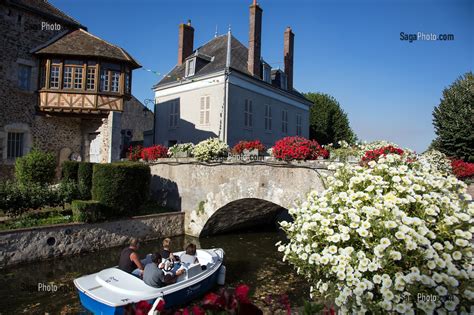 Photo De PROMENADE EN BARQUE ELECTRIQUE SUR LES FOSSES DU LOIR QUI