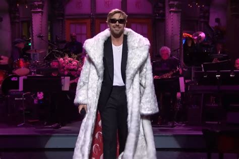 Ryan Gosling Reimagined "All Too Well" In His 'SNL' Monologue