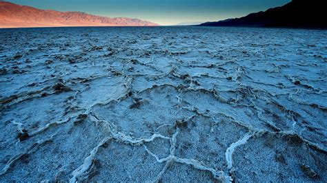 Sunrise on Badwater Basin in Death Valley National Park - Yosemite ...