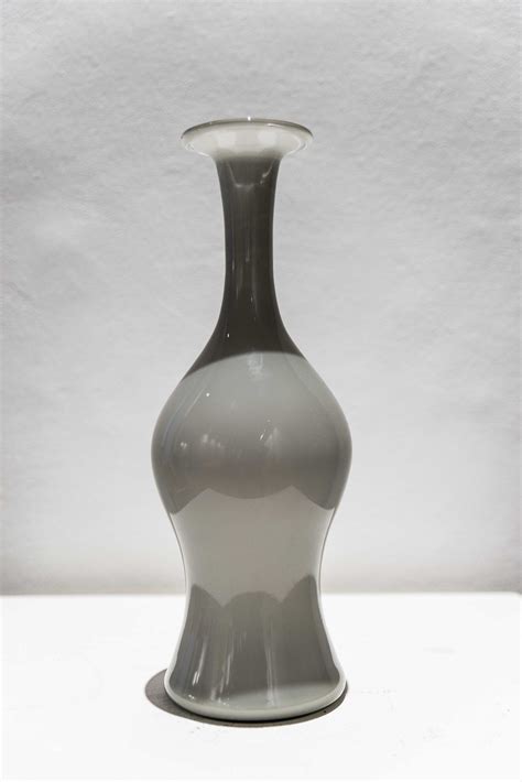 Paolo Venini Un Vaso In Vetro Opalino Modello 3656 Venini Circa 1952