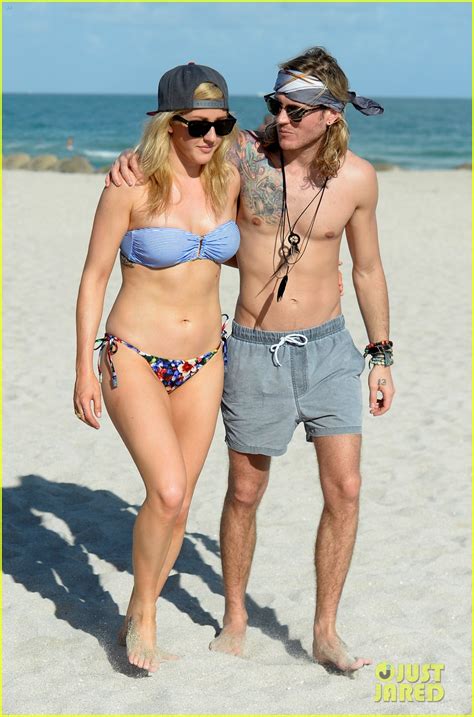 Ellie Goulding Shows Off Her Rockin Bikini Body On The Beach With