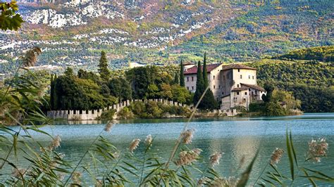 Castel Toblino am Lago di Toblino im Sarcatal Viva España