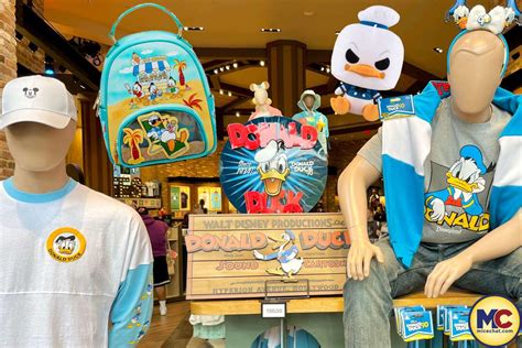 Donald Duck Merchandise Collection Micechat