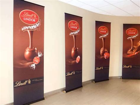 Retractable Banner Design: Ideas & Examples