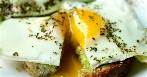 Simple Basted Eggs With Avocado On Toast Oc Rvegetarian