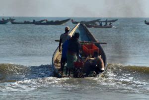 Life of fishermen at Konark beach of Odisha: Photo feature - KalingaTV