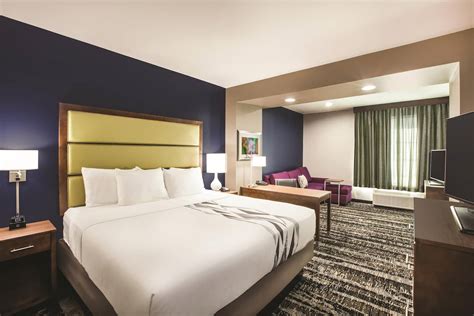 La Quinta Inn & Suites by Wyndham Baton Rouge - Port Allen | Port Allen, LA Hotels