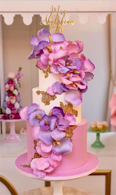 Pin By Maggie Todorova On Th Birthday Cakes In Wedding Cakes