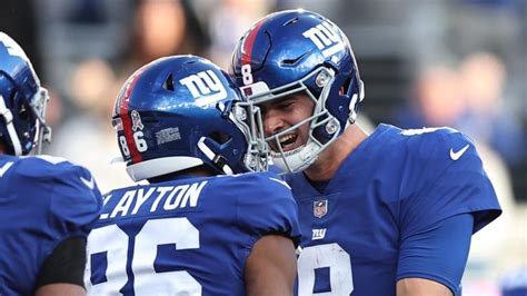 Giants Darius Slayton Defends Daniel Jones After QB Earns Poor Madden