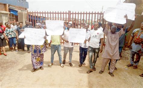 Traders Protest Alleged Takeover Of Shops By Developer In Fct Daily Trust