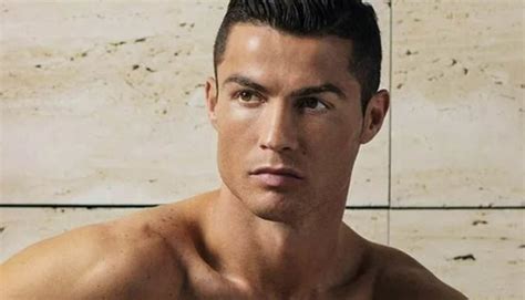 Bumbum De Cristiano Ronaldo Rouba A Cena Em Ensaio Sem Roupa