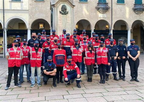 L Associazione Nazionale Carabinieri Sezione Di Varese In Piazza