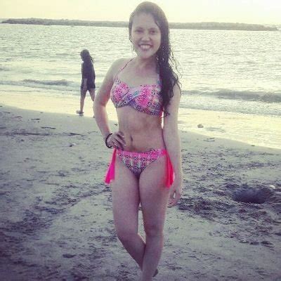 Hot Sexy Lucia Mendez Bikini Pics