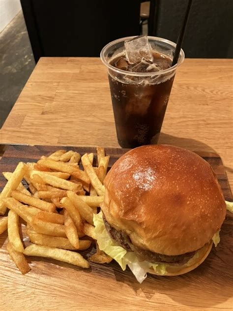 Yesburger 本町ハンバーガー 食べログ