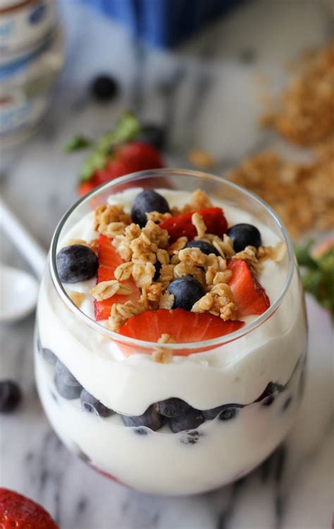 Greek Yogurt Berry Parfaits Damn Delicious