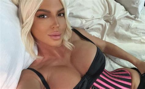 Jelena Karleu A Objavila Vru E Fotografije Iz Kreveta I Odu Evila