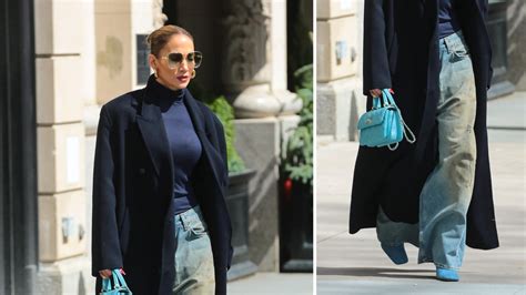 C Mo Llevar Baggy Jeans Desgastados Con Botas Azul Celeste Como