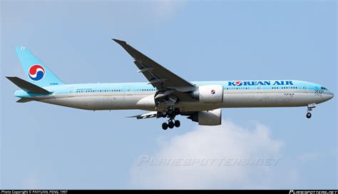 HL8346 Korean Air Boeing 777 300ER Photo By PAIYUAN PENG 1997 ID