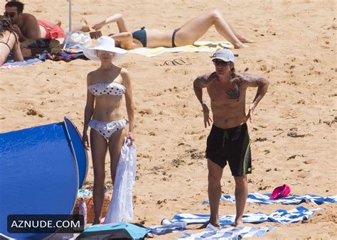 Nicole Kidman Wearing A White Polka Dot Bikini For A Christmas Eve Day At Palm Beach Sydney