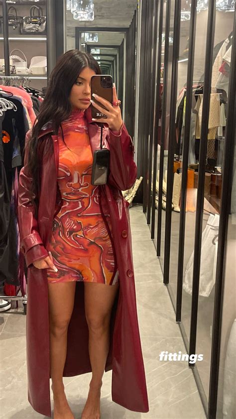 Perfect Legs Of Kylie Jenner NUDE CelebrityNakeds