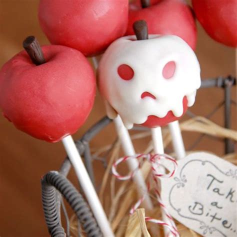 Easy Halloween Cake Pop Decorating