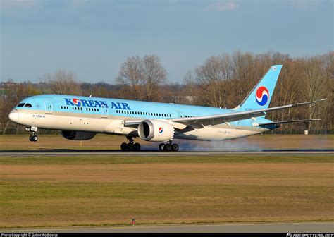 Hl7208 Korean Air Lines Boeing 787 9 Dreamliner Photo By Gabor