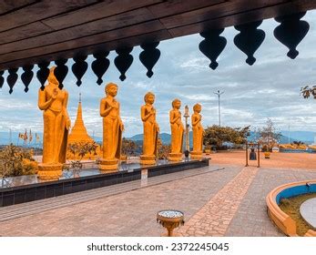 Gold Buddha Statue Wallpaper 4k Stock Photo 2372245045 | Shutterstock